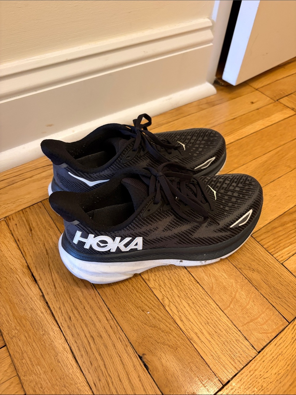 HOKA Clifton 9 Sneaker